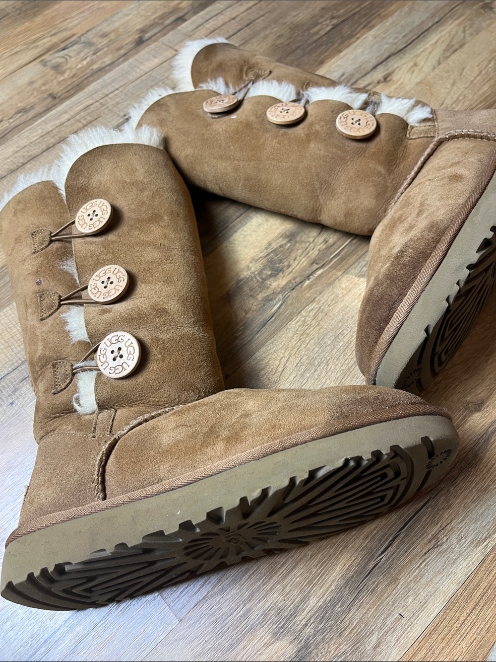 UGG Chestnut Suede Button-Up Shearling Boots Size 6
